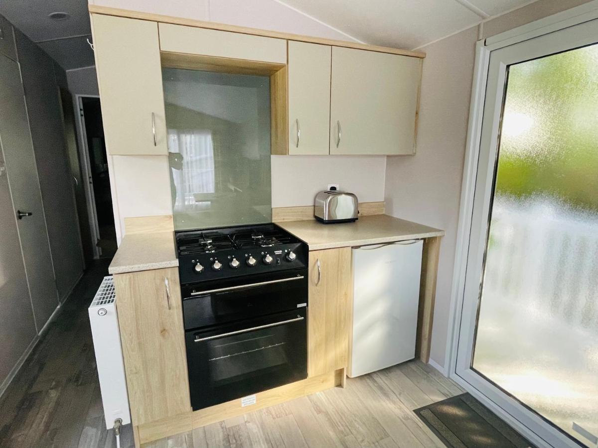 Curlews Nest, Rockley Park Hotell Poole Exteriör bild