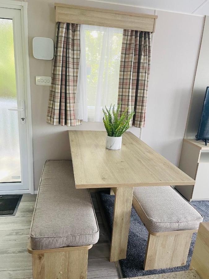 Curlews Nest, Rockley Park Hotell Poole Exteriör bild