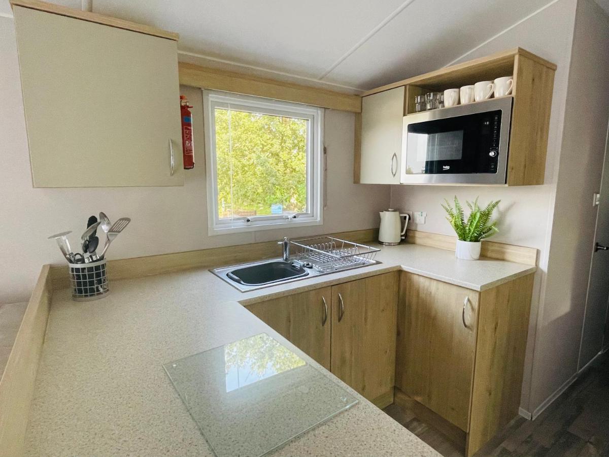 Curlews Nest, Rockley Park Hotell Poole Exteriör bild