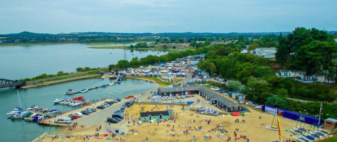 Curlews Nest, Rockley Park Hotell Poole Exteriör bild